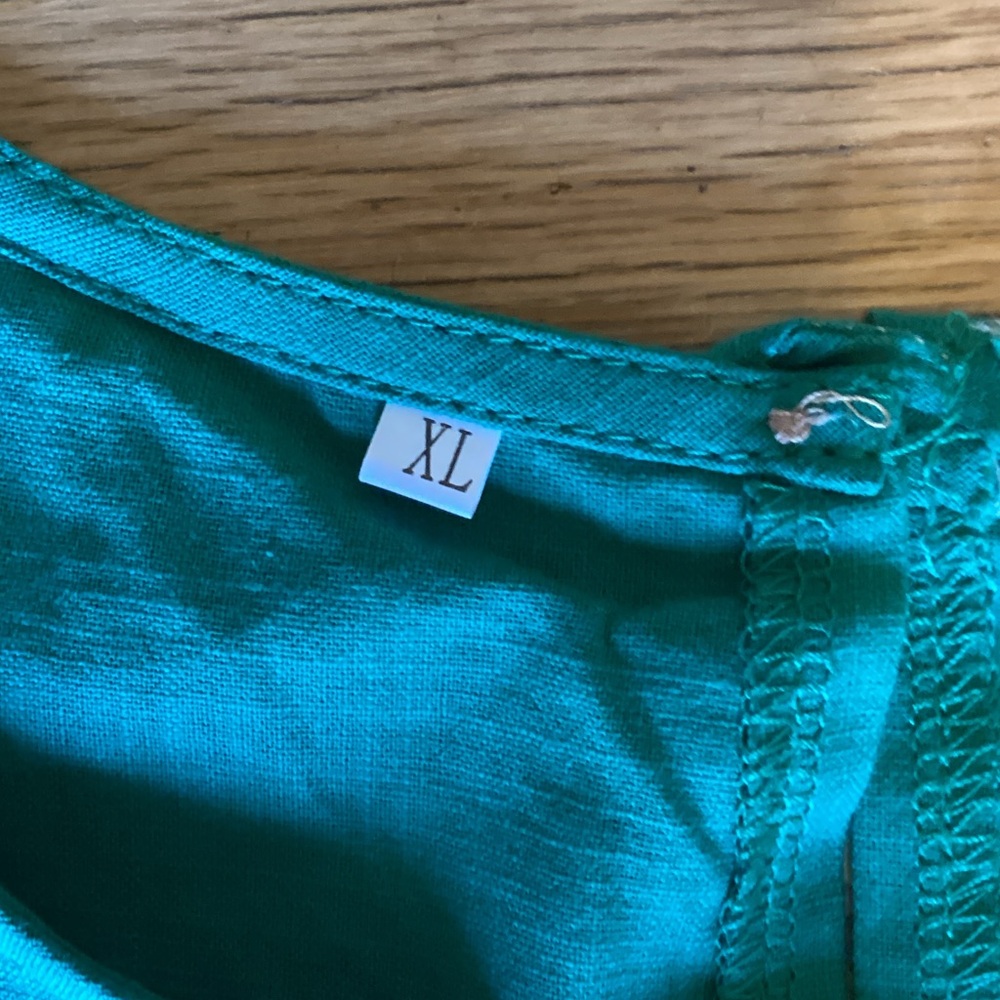 Elegant Emerald Ruffle Blouse - Picture 5 of 10